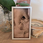 Cadre photo gravé laser avec portrait personnalisé sur bois, gravure laser 
  artisanale, cadeau naissance souvenir unique