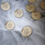 Jetons en bois gravés au laser avec défis photo et décor floral, animation 
photobooth mariage, événement, bois naturel artisanal
