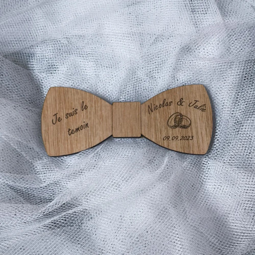 Nœud papillon en bois gravé "Je suis le témoin", prénoms mariés, date mariage, 
alliances gravées, accessoire mariage artisanal, bois naturel personnalisé