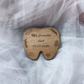 Plaque en bois forme dent gravée "Ma première dent", date personnalisée, 
souvenir bébé, motif floral forestier, bois naturel artisanal, boîte souvenirs