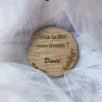 Plaque en bois gravée "Veux-tu être mon témoin", prénom personnalisé, date 
mariage, illustration florale, demande émouvante, bois naturel artisanal
